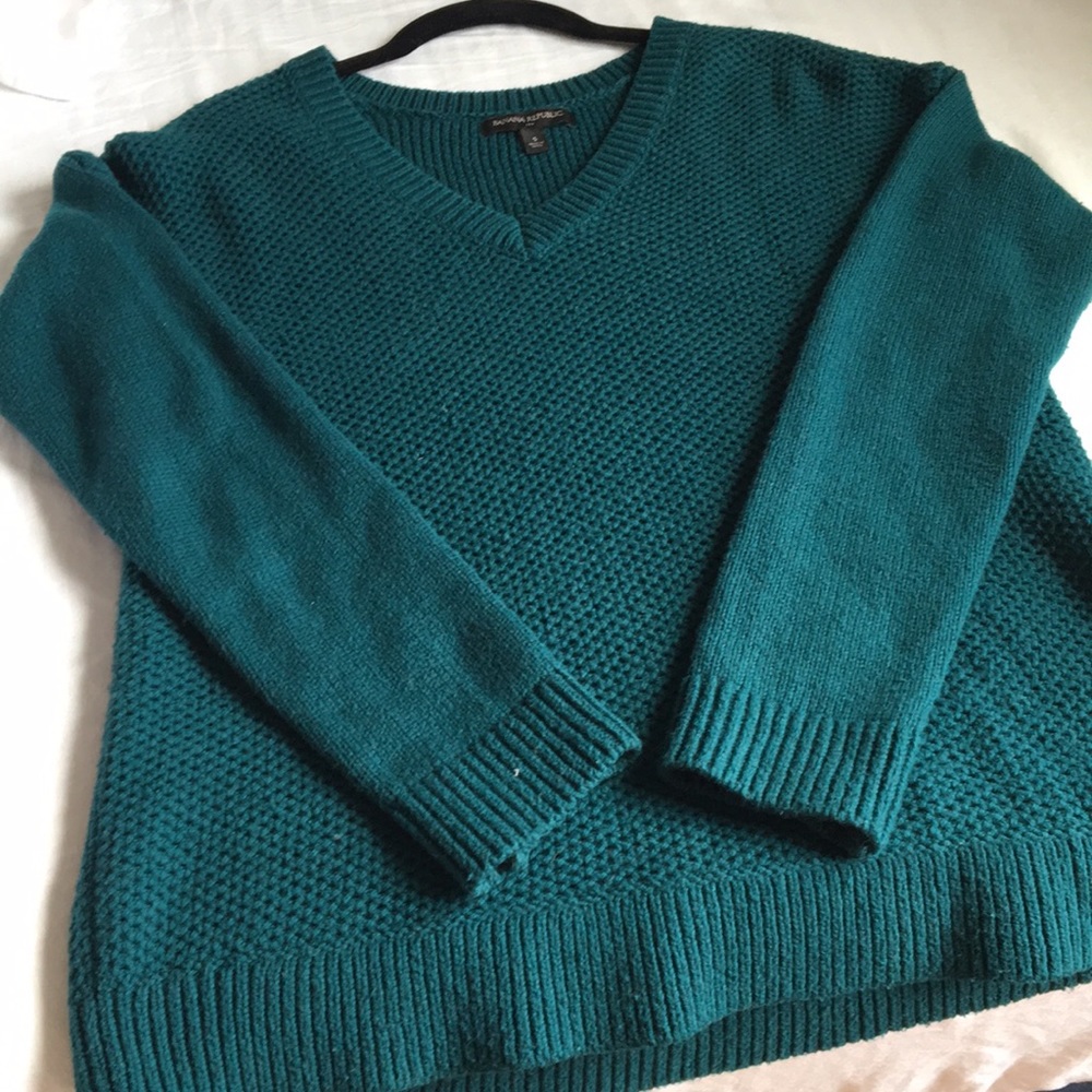 Green Banana Republic sweater